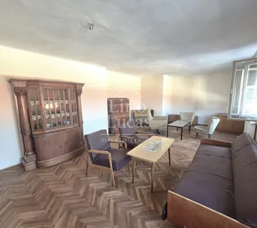 DONJI GRAD - TROSOBAN STAN ZA ADAPTACIJU, 92m2 - cover