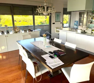 PRODAJA - STAN 206m2 U SPLITU, ŽNJAN - cover