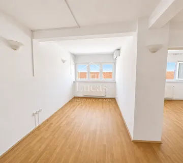 POSLOVNI PROSTOR 80m2 CENTAR, GUNDULIĆEVA - cover