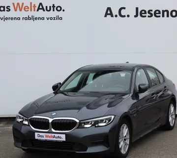 13072 BMW 320e Aut. - cover