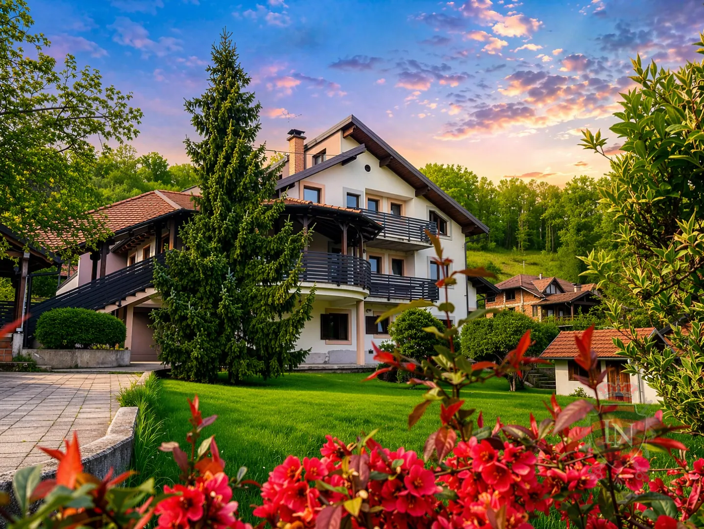 Samobor Kuća 396 m2 na parceli od 1000 m2 - cover