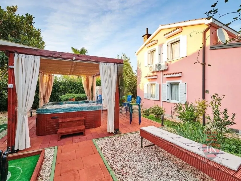 Kuća 168 m2 Umag, Istra - cover