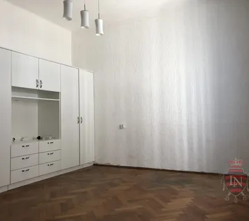 Stan 36 m2 u centru grada s parkirnim mjestom, Zagreb