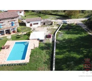 Kamena kuća s bazenom i velikom okućnicom, Labin - cover