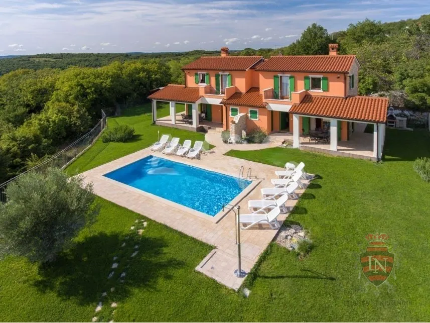 Kuća s Bazenom 175 m2, Labin, Istra - cover