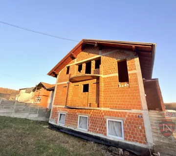 Kuća 273 m2, na parceli od 1193 m2, Dragonožec - cover