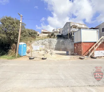 Novogradnja Nuncijata S4, 168 m2 sa bazenom - cover