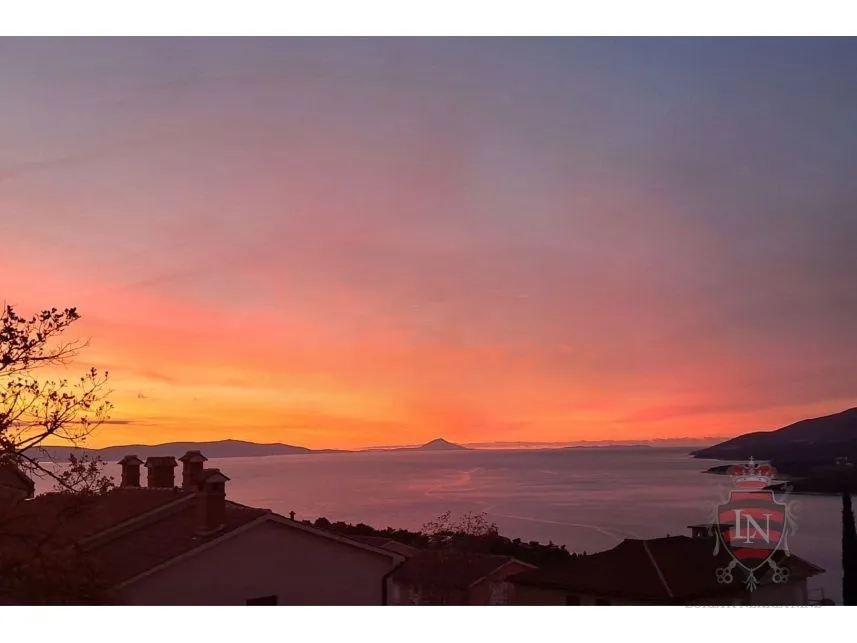 Mali stan s pogledom na more, Labin, Istra - cover