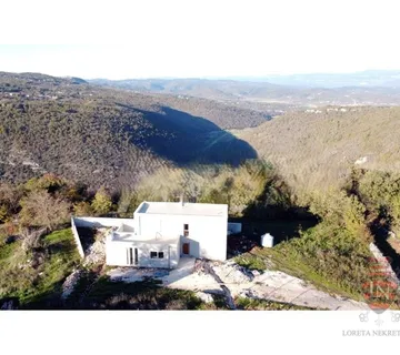 Vila Labin 169 m2 na parceli 1300 m2 - cover