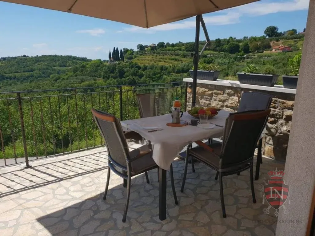 Kamena kuća 308 m2, Buje, Istra - cover