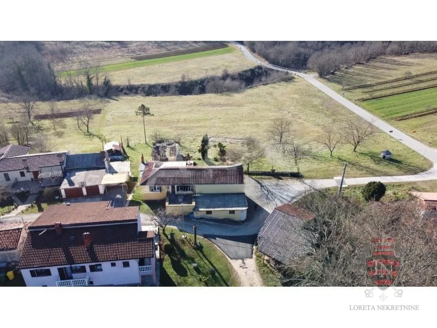 Kamena kuća 256 m2 Pićan , Istra  - cover