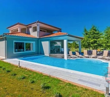 Kuća s bazenom 270 m2, Labin - cover