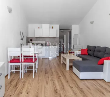 NOVI VINODOLSKI - stan 3S+DB na mirnoj lokaciji