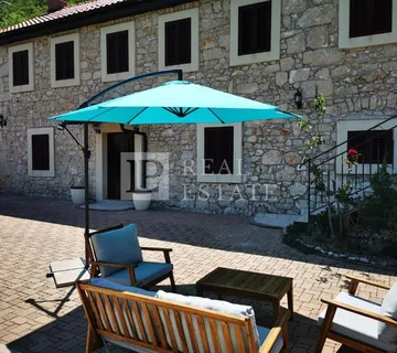 BRIBIR – dvije povezane kuće na mirnoj lokaciji s velikom okućnicom i vrtom - Bribir, Vinodolska općina