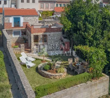 CRIKVENICA - predivna kamena kuća s panoramskim pogledom na more