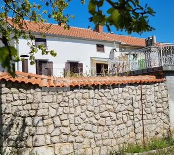 BRIBIR - kuća s dvorištem - Bribir, Vinodolska općina