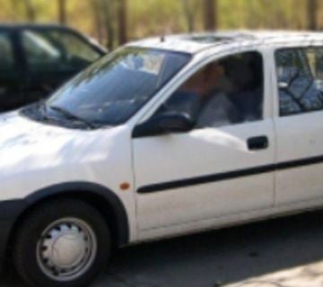 Opel Corsa 5d 1993 - bočne letvice   - cover