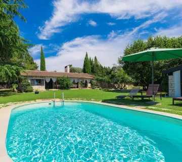 UMAG- VILA NA PRODAJU 800 M OD PLAŽE (prodaja) - cover