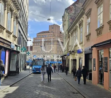 Zagreb, centar, Radićeva, stan 100m2 za adaptaciju