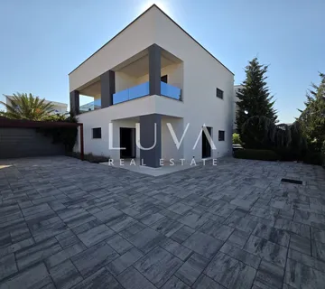 Pag, Novalja, kompleks dvije luksuzne vile 700 m2, prodaja
