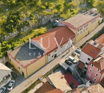 Senj, centar, poslovni prostor za najam, noćni klub, 1.007 m²