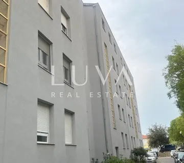 Zadar, Bili Brig, prostran i opremljen 4S stan 87 m2 na prodaju