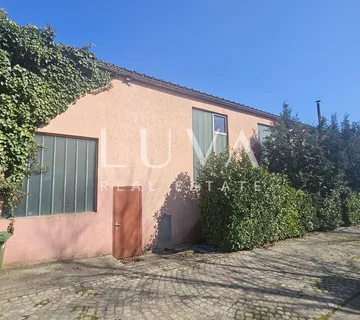 Zagreb, Gračani, poslovna zgrada 3249 m2 uredsko-skladišno-proizvodne namjene