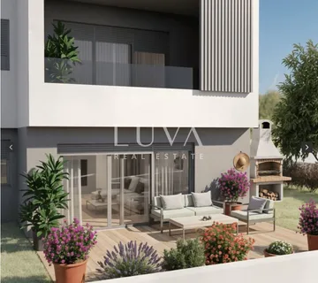 Kaštel Stari, 3S stan, vrt od 140m2 + parking mjesto u novogradnji - Kaštel Stari, Kaštela