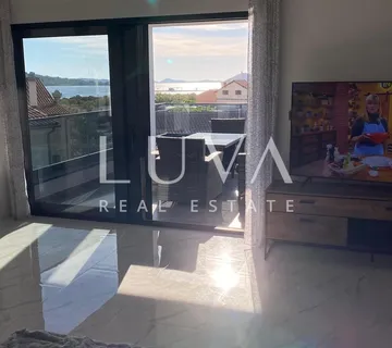 Vodice, Srima, kuća s 3 apartmana uz more na prodaju - cover