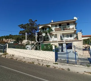Marina, Trogir, kamena kuća blizu mora na prodaju