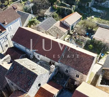 Orebić, Potomje, 3 prostrane kamene kuće za renovaciju na prodaju - Potomje, Orebić