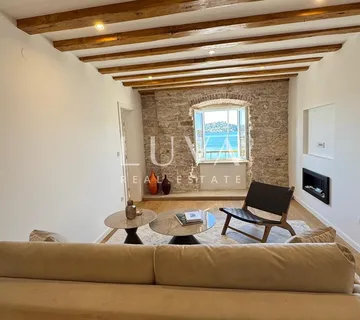 Šibenik, centar, luksuzan stan 150m2 s pogledom na more