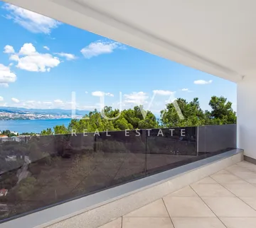 Opatija, luksuzna novogradnja s pogledom na more, stan NKP 245,94 m2