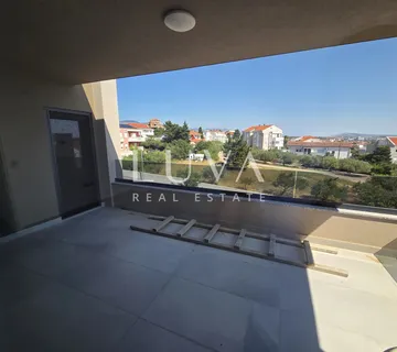 Novalja, moderna novogradnja, stan A3/Z1, NKP 75 m2