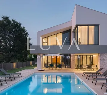 Istra, Ližnjan, moderna vila 400 m2 s bazenom na prodaju - Šišan, Ližnjan