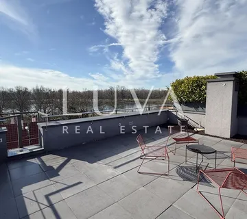 Zagreb, Jarun, četverosobni stan s pogledom na jezero, 100 m² - cover