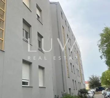 Zadar, Bili Brig, prostran i opremljen 4S stan 87 m2 na prodaju - cover