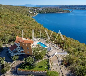 Luksuzna kuća s bazenom na osami blizu Rijeke - cover