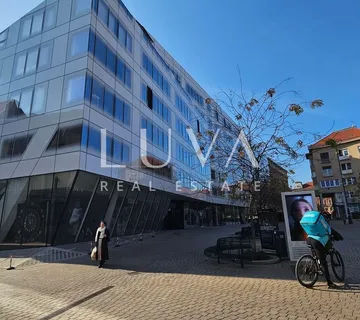 Ban centar, studio apartman, terasa i garaža na prodaju - Zagreb