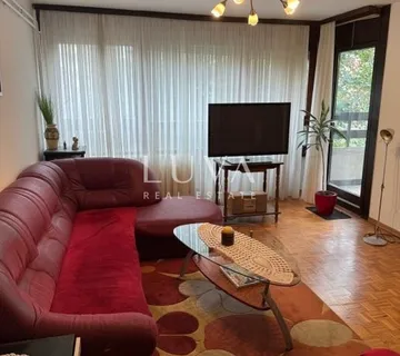 Zagreb, Prečko, trosobni stan s balkonom na 2. katu, 78,26 m²