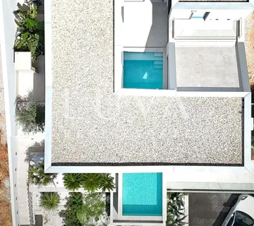 Korčula, luksuzna vila s bazenom uz more na prodaju - cover