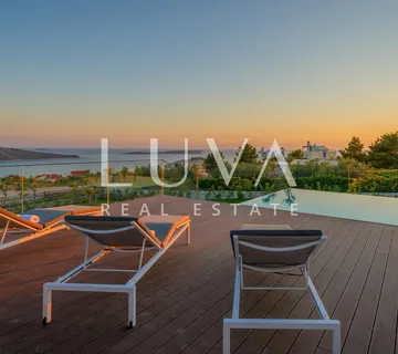 Primošten, luksuzna vila s predivnim panoramskim pogledom na more