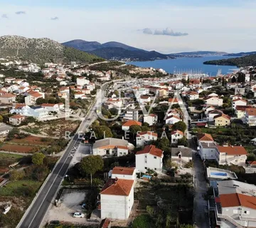 Marina, Trogir, prodaja građevinskog zemljišta 466m2