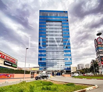 Rijeka, Tower centar, poslovni prostor za najam na 5. katu, 27 m2