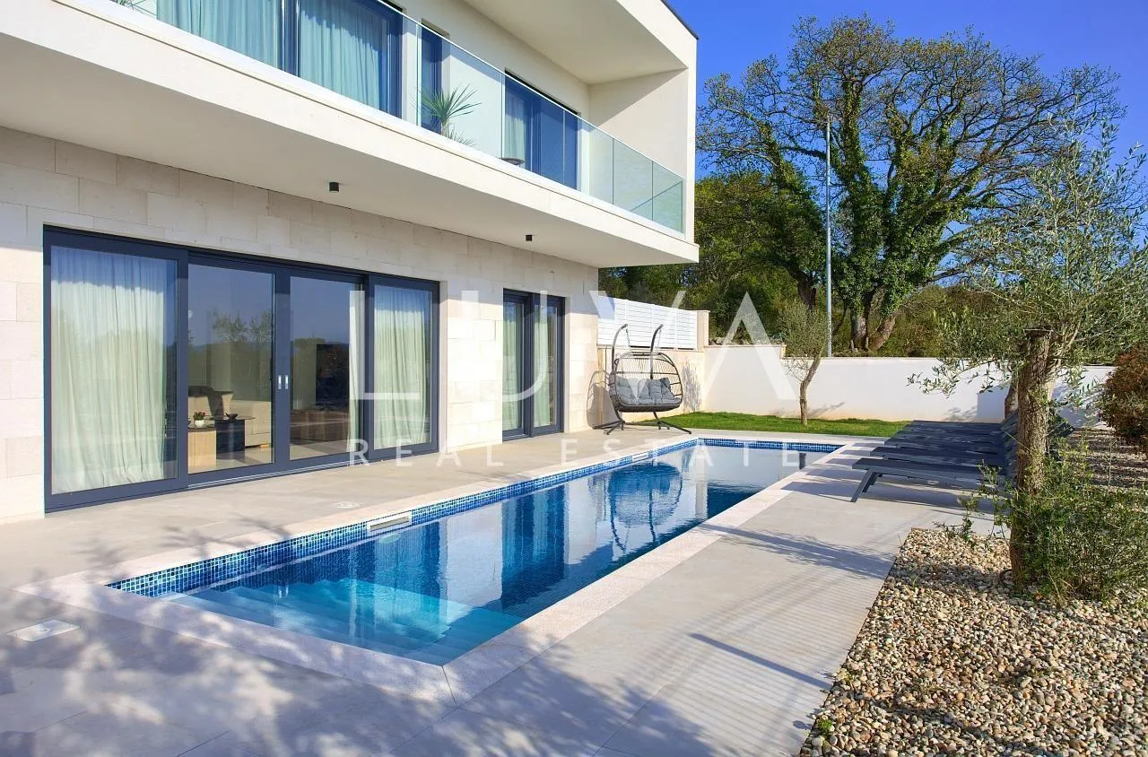 Krk, Linardići, luksuzna kuća s bazenom na prodaju - cover