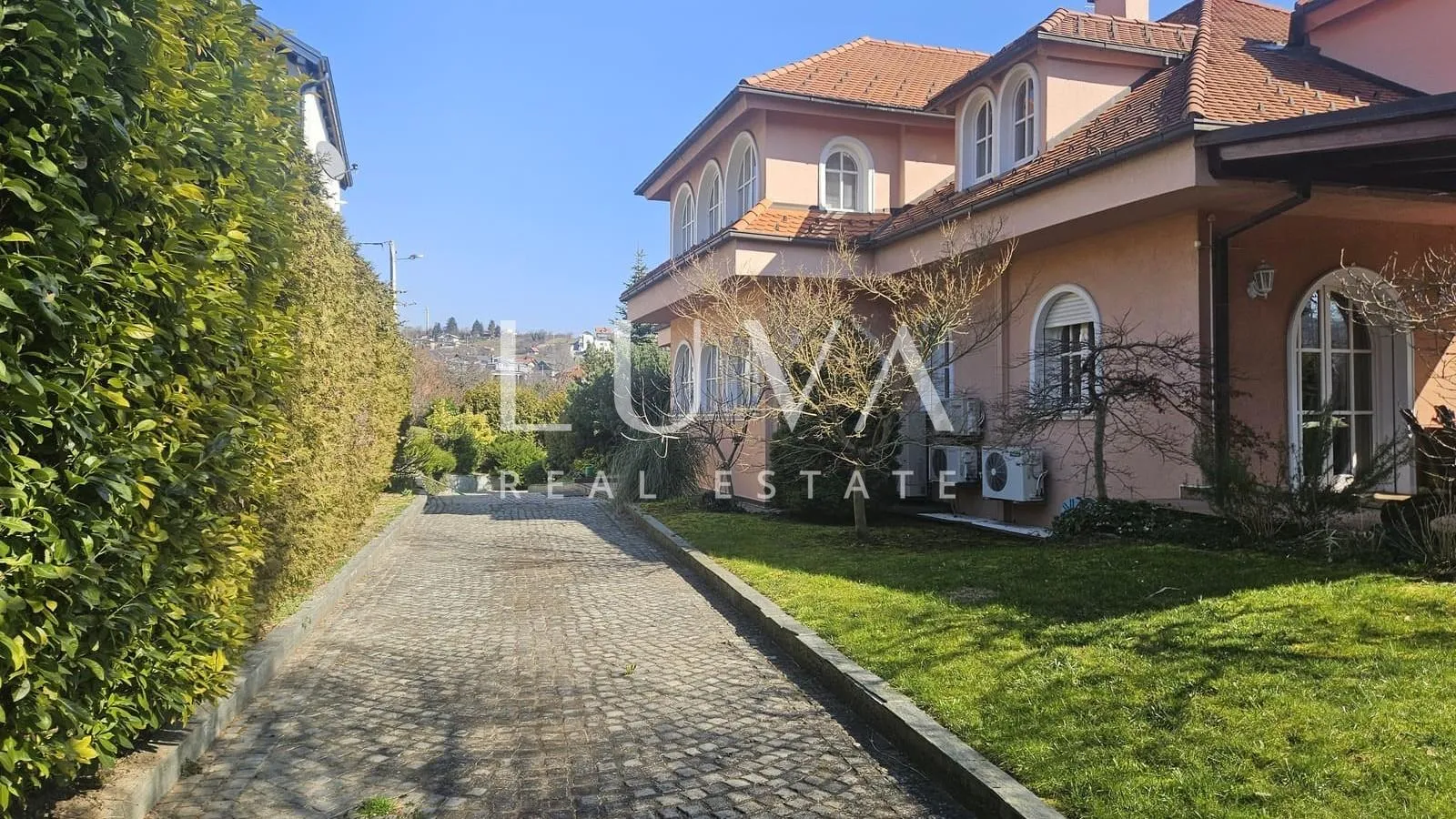 Zagreb, Gračani, luksuzno obiteljsko imanje, vila 810m2 na zemljištu 3.965m2 - cover