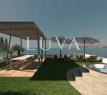 Split, Podstrana, luksuzan dvoetažan stan s velikom terasom uz more na prodaju - cover