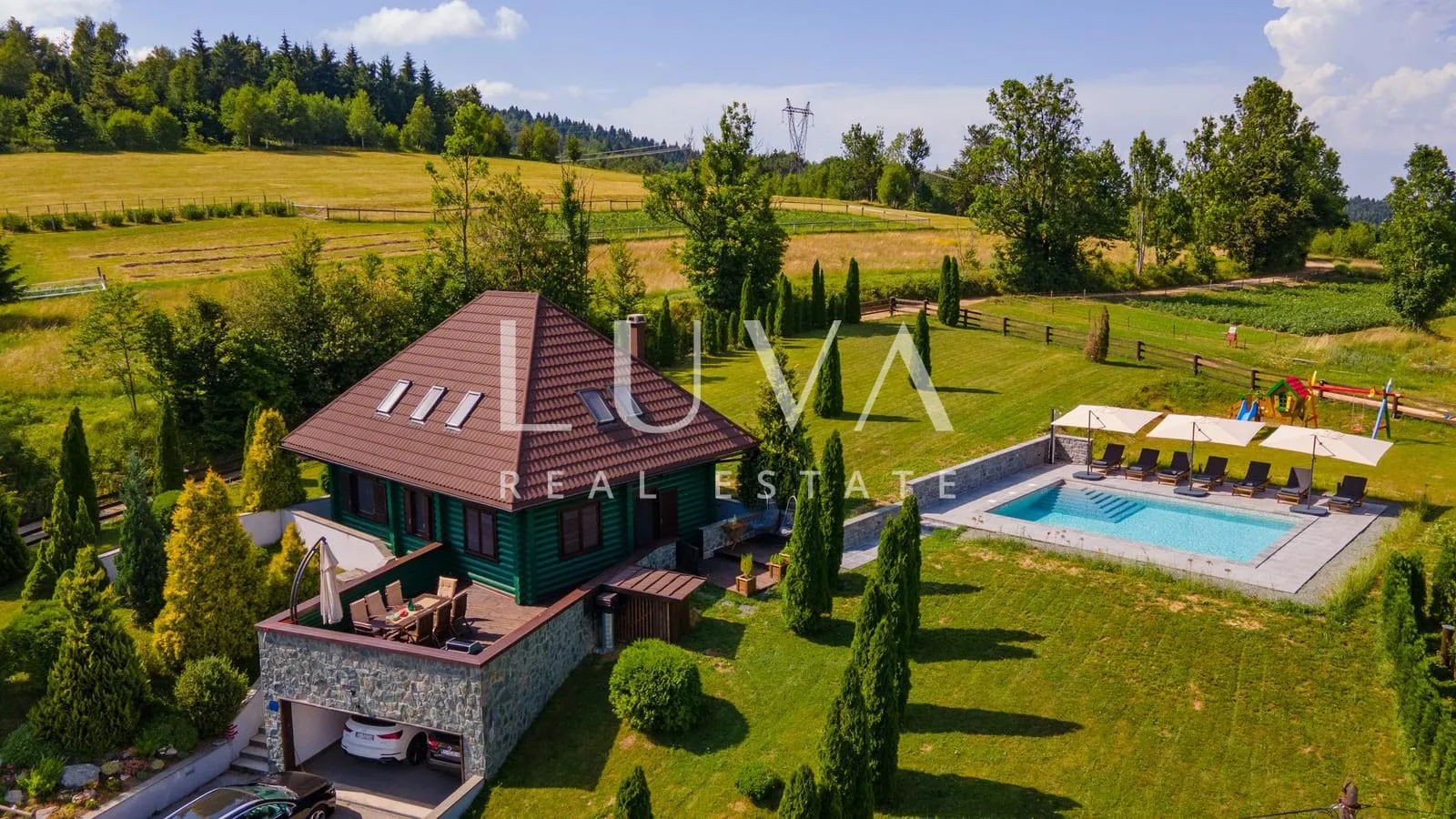 Ravna Gora, drvena kuća s bazenom za odmor na prodaju - cover