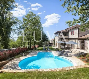 Istra, Tinjan, kamena vila 300 m2 s bazenom na prodaju - cover
