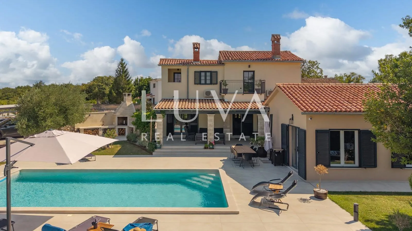 Labin, Istra, luksuzna vila s bazenom na prodaju - cover